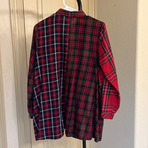 JJill Christmas Blouse EXCELLENT condition worn 2x. No issues whatsoever. - Picture 3 of 5